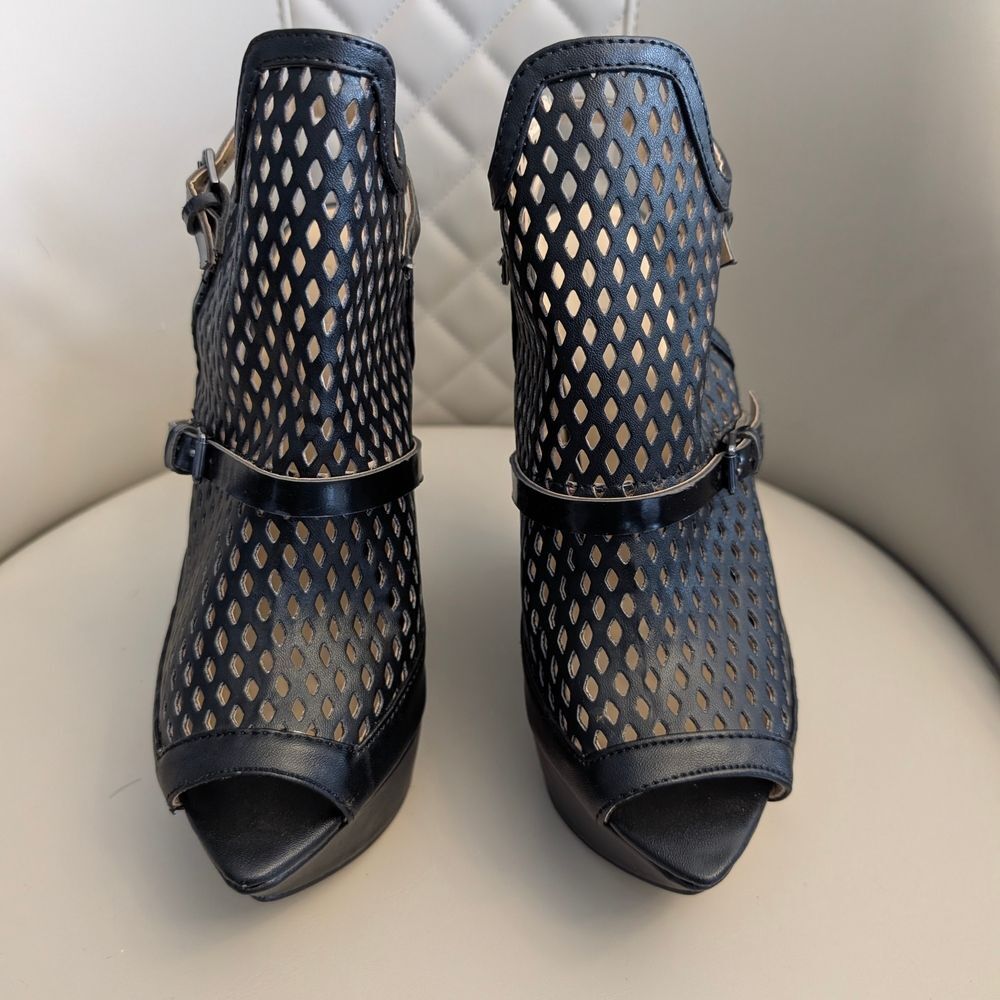 Beau + Ashe Stylish Black Mesh Peep-Toe Heeled Boots Sz 7